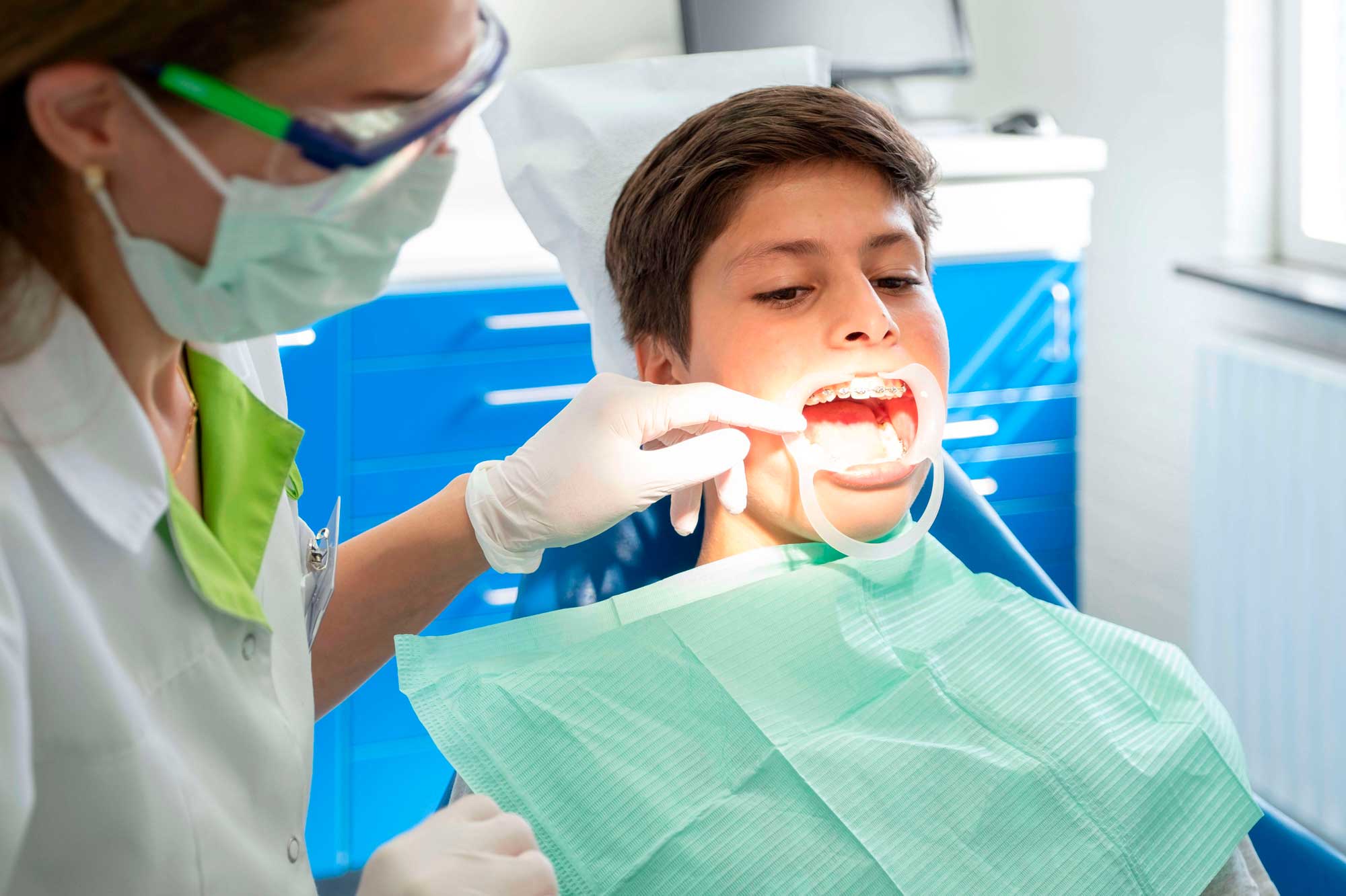 orthodontie-kinderen-behandeling-aanmelden-fokkerstraat-mondzorgpraktijk-tandarts-orthodontie-spoeddienst-assen-bellen-afspraak-brackets-beugel-page-title-bg | beugelproblemen
